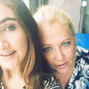 Meet your Posher, Traci